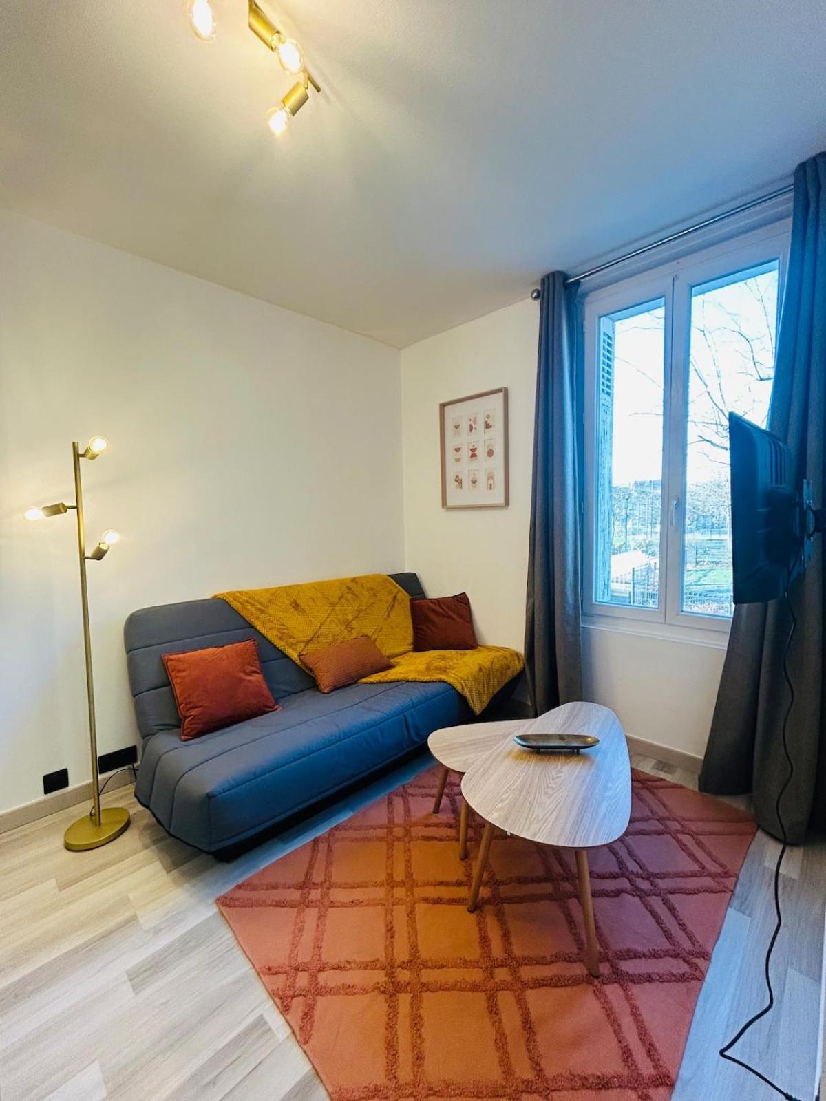 Appartement Charmant Proche Gare Тур Экстерьер фото